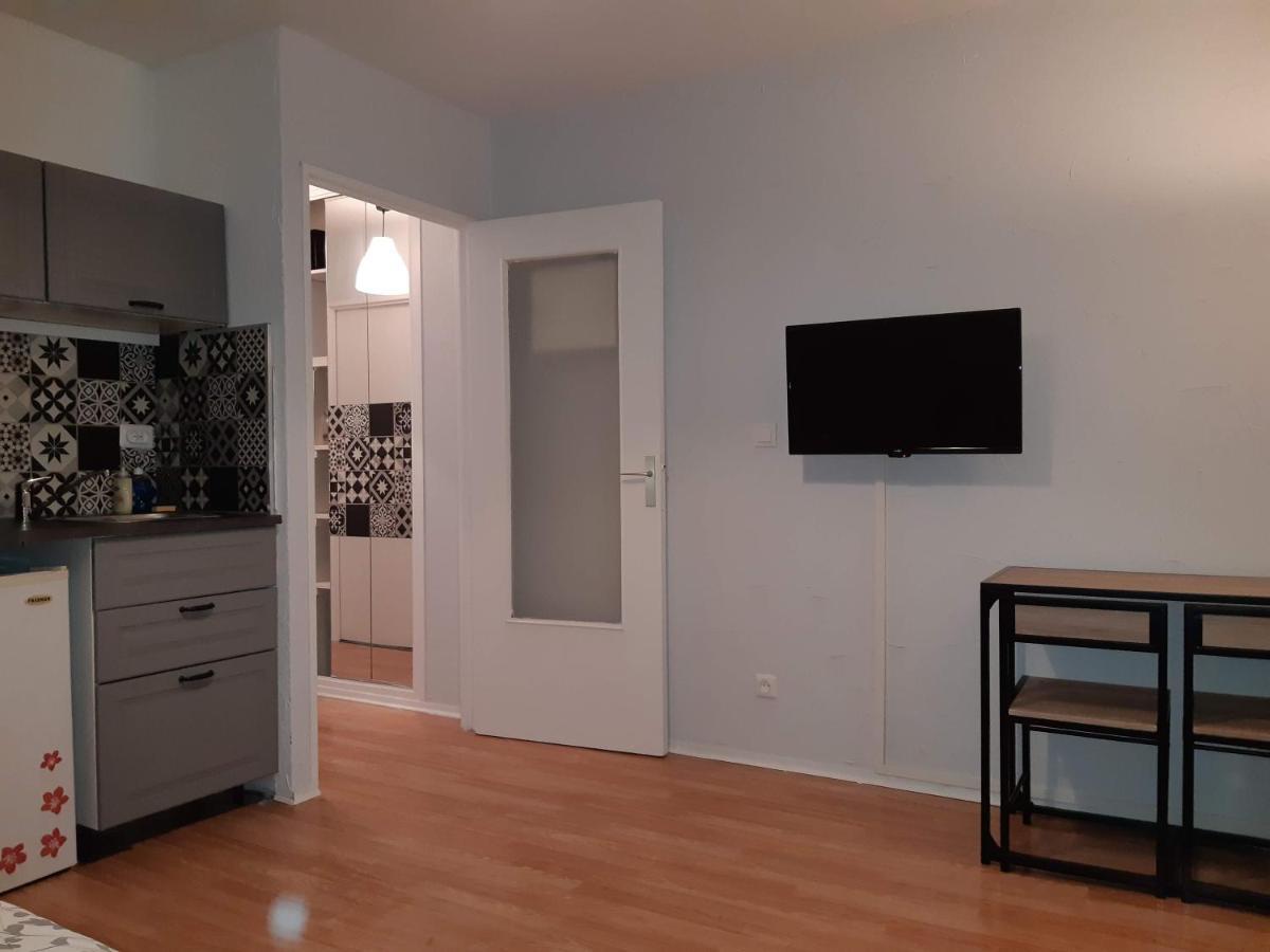 Charmant Studio Мец Экстерьер фото